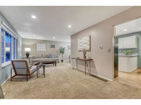 15918 E Flora Pl, Aurora, CO 80013 photo 3