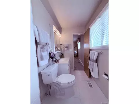 Bath - 16179 E Flora Pl, Aurora, CO 80013 photo 2 of 6