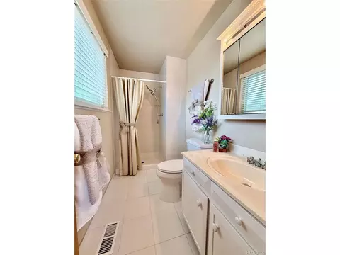 Bath - 16179 E Flora Pl, Aurora, CO 80013 photo 1 of 6
