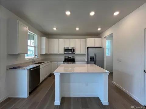 24487 E Adriatic Dr, Aurora, CO 80018 photo 3
