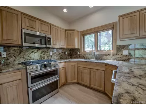 Kitchen - 1817 Stellar Dr, Silverthorne, CO 80498 photo 3 of 4