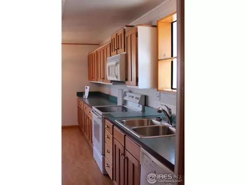 439 Thistle Pl, Longmont, CO 80504 photo 4