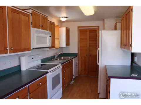 439 Thistle Pl, Longmont, CO 80504 photo 2