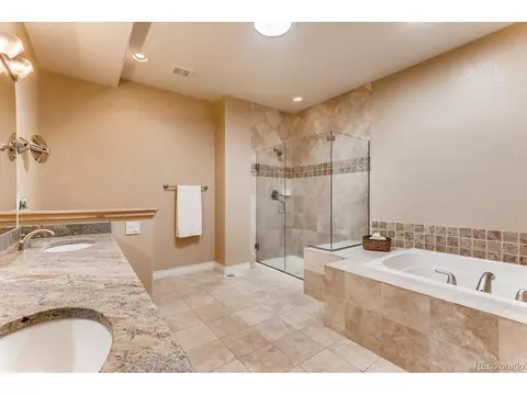 Bath - 635 Dakota Blvd, Boulder, CO 80304 photo 2 of 5