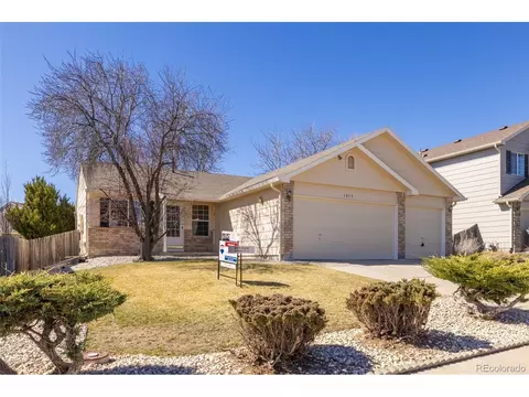 1019 Red Oak Dr, Longmont, CO 80504