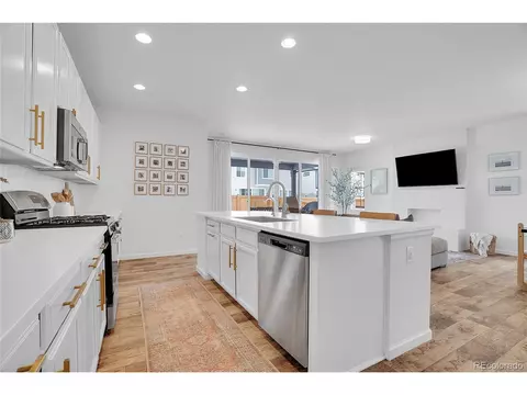 27888 E 7th Ave, Aurora, CO 80018 photo 18