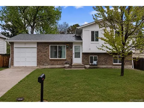 8821 W Stanford Ave, Littleton, CO 80123