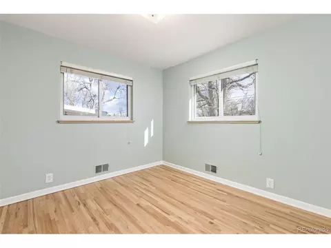 5520 E Bails Dr, Denver, CO 80222 photo 16