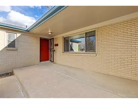 5520 E Bails Dr, Denver, CO 80222 photo 2
