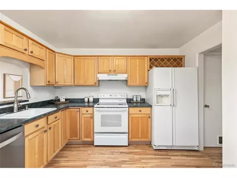 5520 E Bails Dr, Denver, CO 80222 photo 9