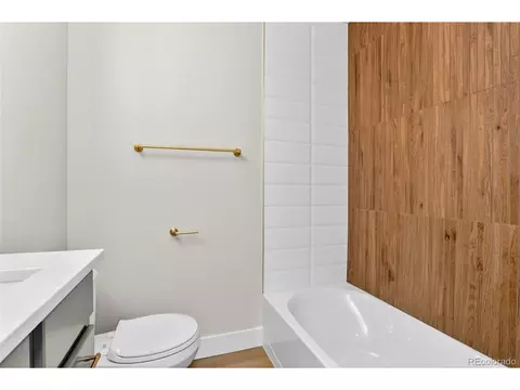 Bath - 4645 Portside Way, Boulder, CO 80301 photo 3 of 3