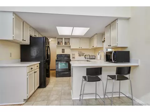 11082 E Linvale Dr, Aurora, CO 80014 photo 2
