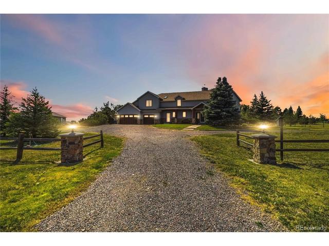8124 S Ireland Way, Aurora, CO 80016