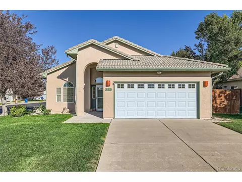 922 Walnutcrest Dr, Pueblo, CO 81005