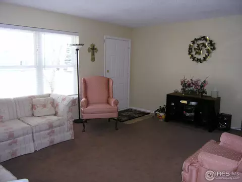 8582 Dover Cir, Arvada, CO 80005 photo 2