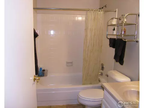 8582 Dover Cir, Arvada, CO 80005 photo 5
