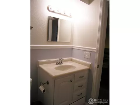 8582 Dover Cir, Arvada, CO 80005 photo 11