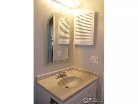8582 Dover Cir, Arvada, CO 80005 photo 6
