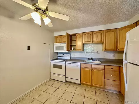 1302 S Parker Rd #337, Denver, CO 80231