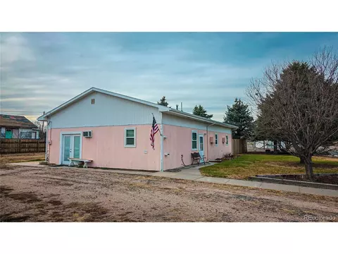 717 Ash St, Julesburg, CO 80737