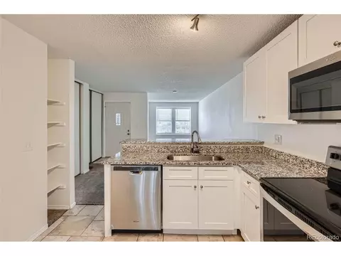 16934 E Whitaker Dr #E, Aurora, CO 80015 photo 2