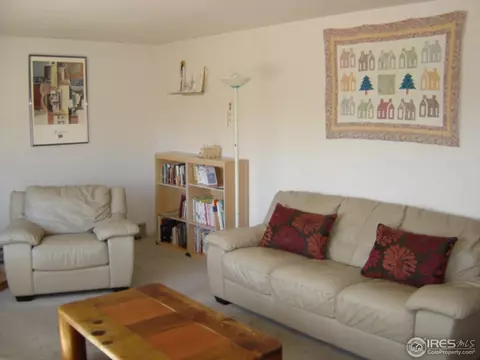 669 Hartford Dr, Boulder, CO 80305 photo 3