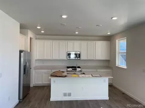 24592 Exposition Pl, Aurora, CO 80018 photo 2