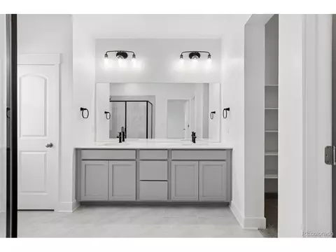 Bath - 21048 E 63rd Ave, Aurora, CO 80019 photo 2 of 2