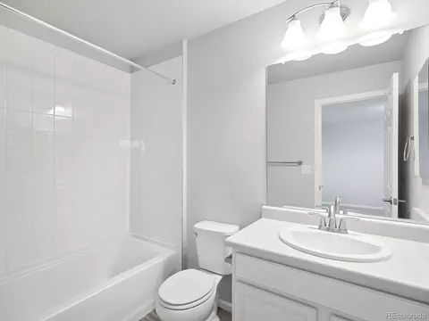 Bath - 16035 Elk Pl, Denver, CO 80239 photo 2 of 4