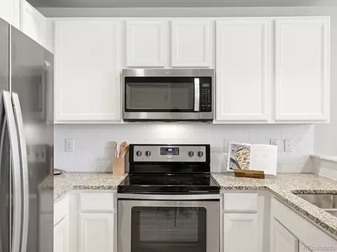 Kitchen - 16035 Elk Pl, Denver, CO 80239 photo 3 of 7