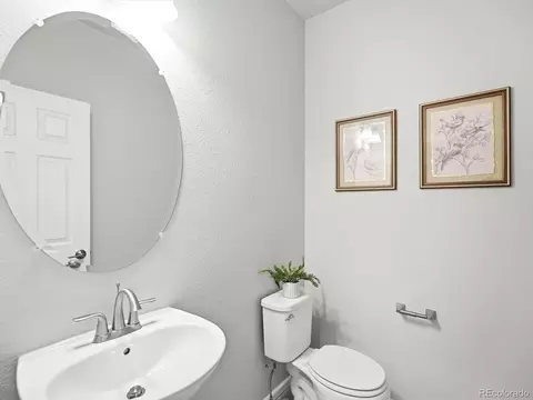 Bath - 16035 Elk Pl, Denver, CO 80239 photo 1 of 4