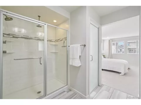 Bath - 10877 Touchstone Loop, Parker, CO 80134 photo 4 of 5