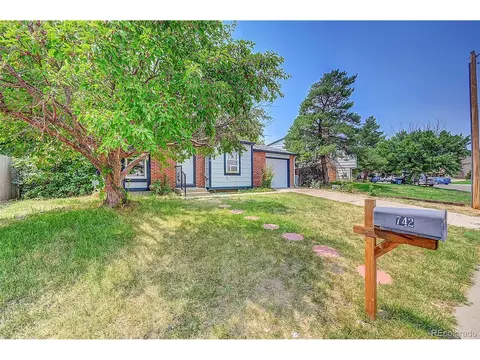 742 Centennial Way, Bennett, CO 80102 photo 2