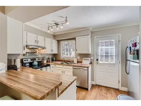 2679 E Nichols Cir, Centennial, CO 80122 photo 6