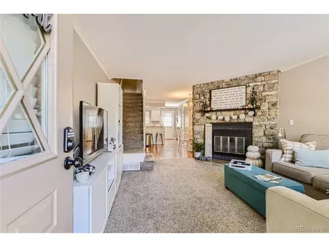 2679 E Nichols Cir, Centennial, CO 80122 photo 4