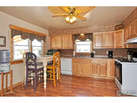 574 E 18th St, Greeley, CO 80631 photo 4