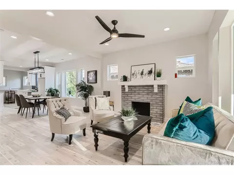 2366 Ivanhoe St, Denver, CO 80207 photo 4