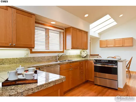3922 Promontory Ct, Boulder, CO 80304 photo 3