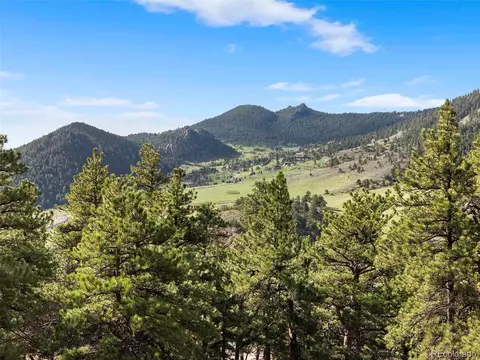 26 N Moffat Rd, Arvada, CO 80403