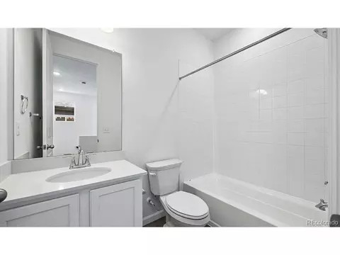 Bath - 24111 E 30th Pl, Aurora, CO 80019 photo 2 of 3