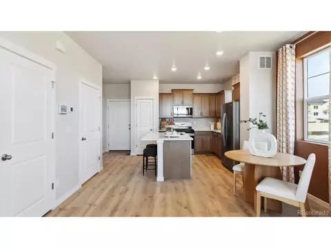22272 E 7th Pl, Aurora, CO 80018 photo 5