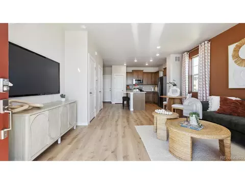 22272 E 7th Pl, Aurora, CO 80018 photo 2