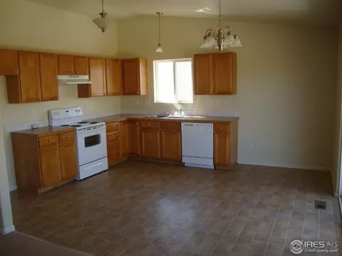 319 E 29th St, Greeley, CO 80631 photo 3