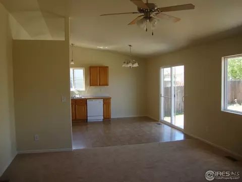 319 E 29th St, Greeley, CO 80631 photo 2