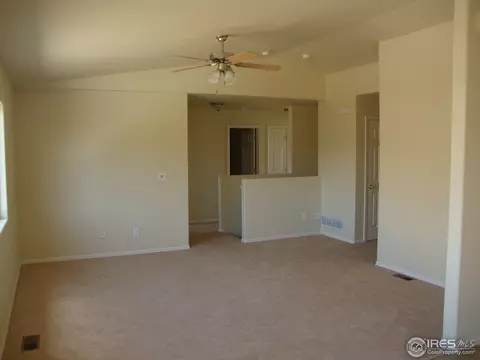 319 E 29th St, Greeley, CO 80631 photo 4
