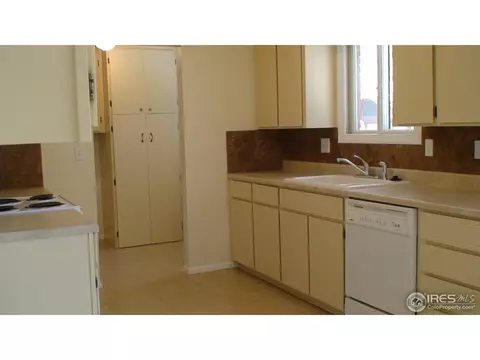 1402 Willow Dr, Berthoud, CO 80513 photo 3
