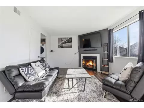 1342 S Cathay Ct #101, Aurora, CO 80017