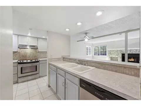 Kitchen - 3901 Paseo Del Prado, Boulder, CO 80301 photo 1 of 4