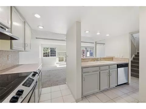 Kitchen - 3901 Paseo Del Prado, Boulder, CO 80301 photo 2 of 4
