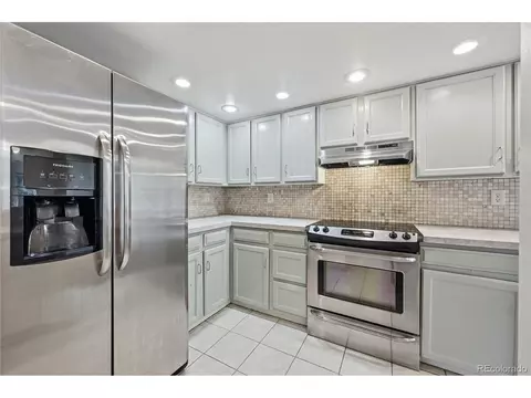 Kitchen - 3901 Paseo Del Prado, Boulder, CO 80301 photo 3 of 4